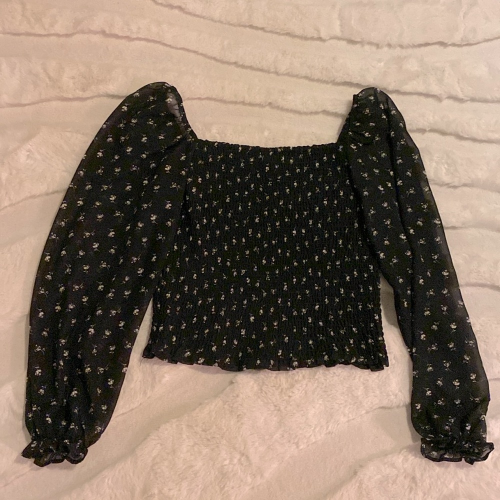 Ribbed floral puff sleeve